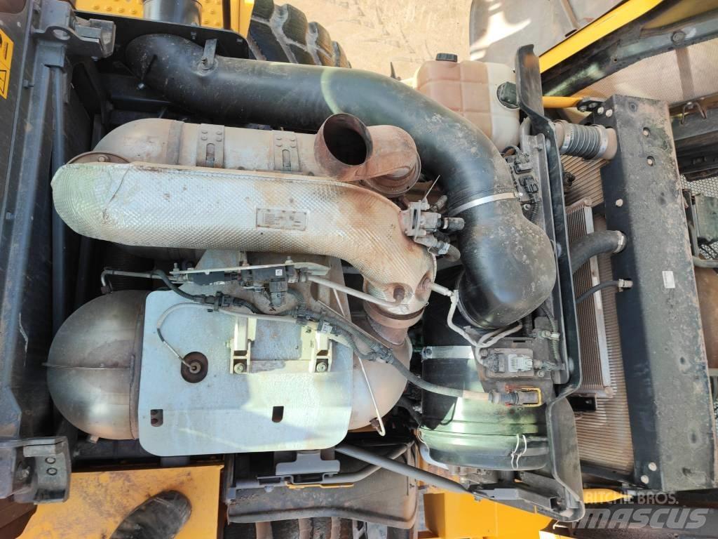 Volvo L 120 H Gumikerekes homlokrakodók