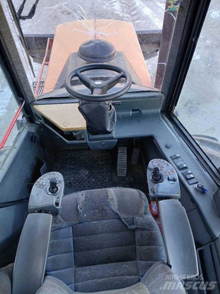Komatsu 840.3 Kihordók