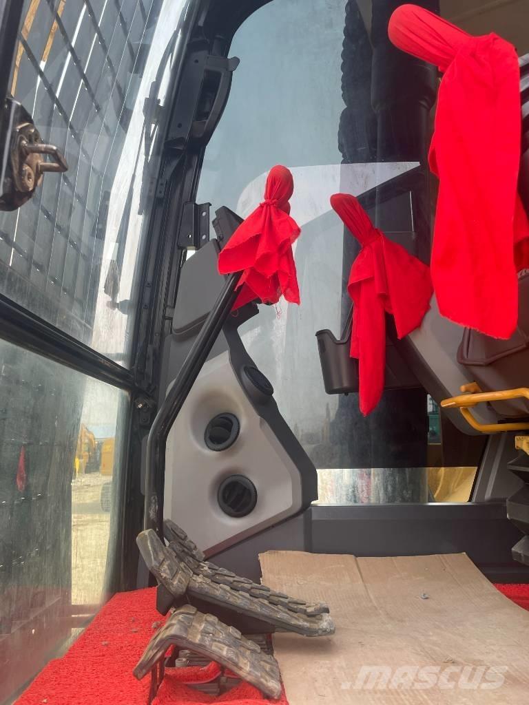 CAT 323GC Lánctalpas kotrók