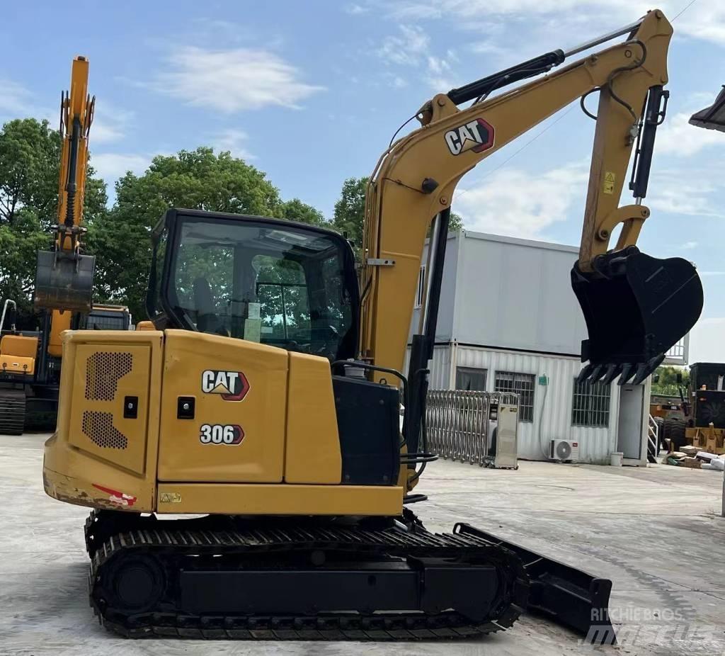 CAT 306 Mini kotrók < 7t