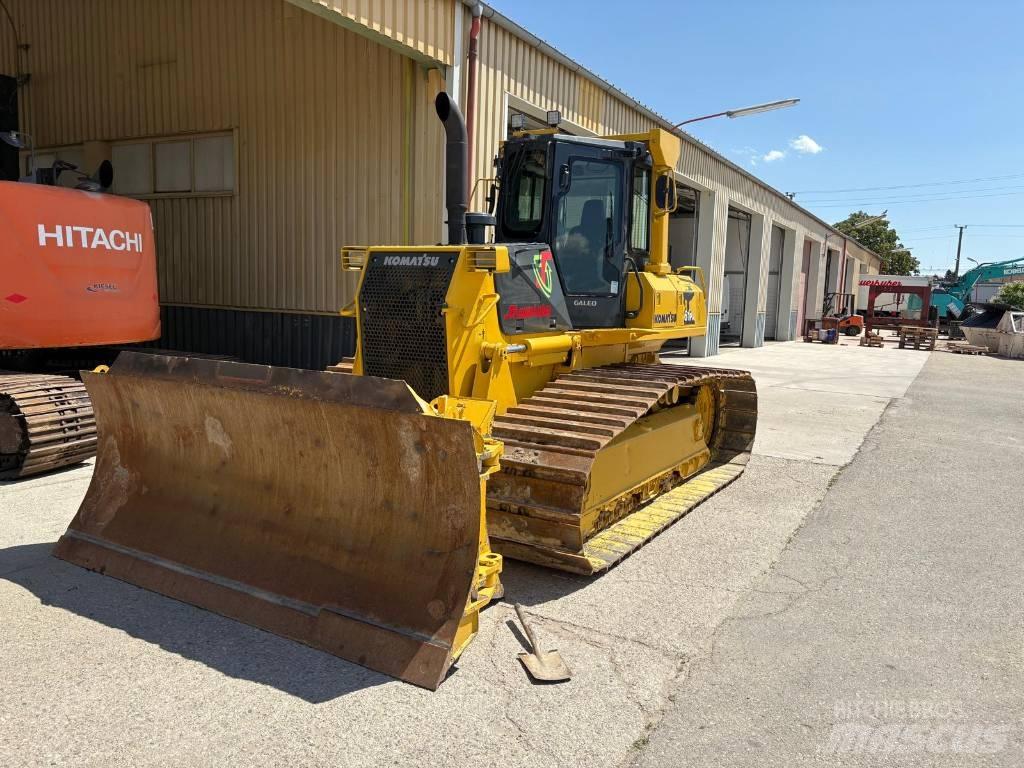 Komatsu 61 PX lánctalpas dózerek