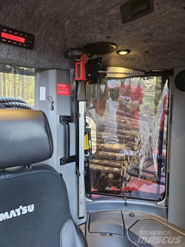 Komatsu 951 Betakarítók