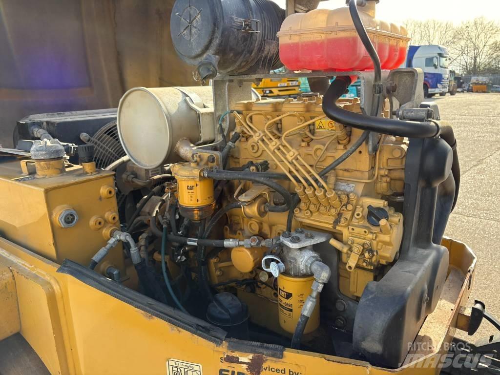 CAT CB 34 B Ikerdobos hengerek