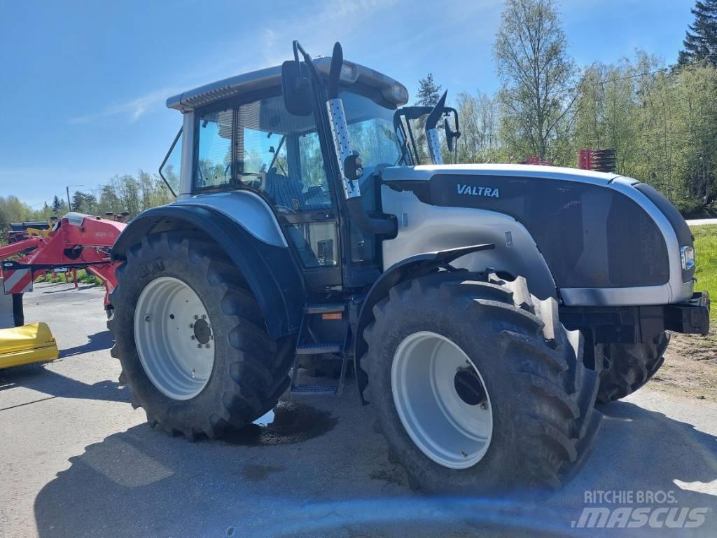 Valtra M 120 E Traktorok