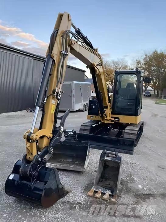 CAT 306 Mini kotrók < 7t