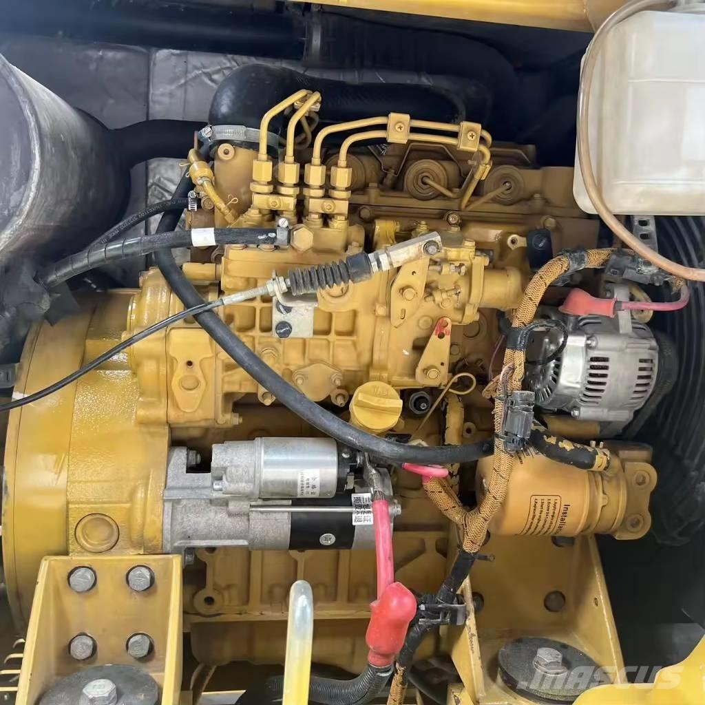 CAT 306 Mini kotrók < 7t