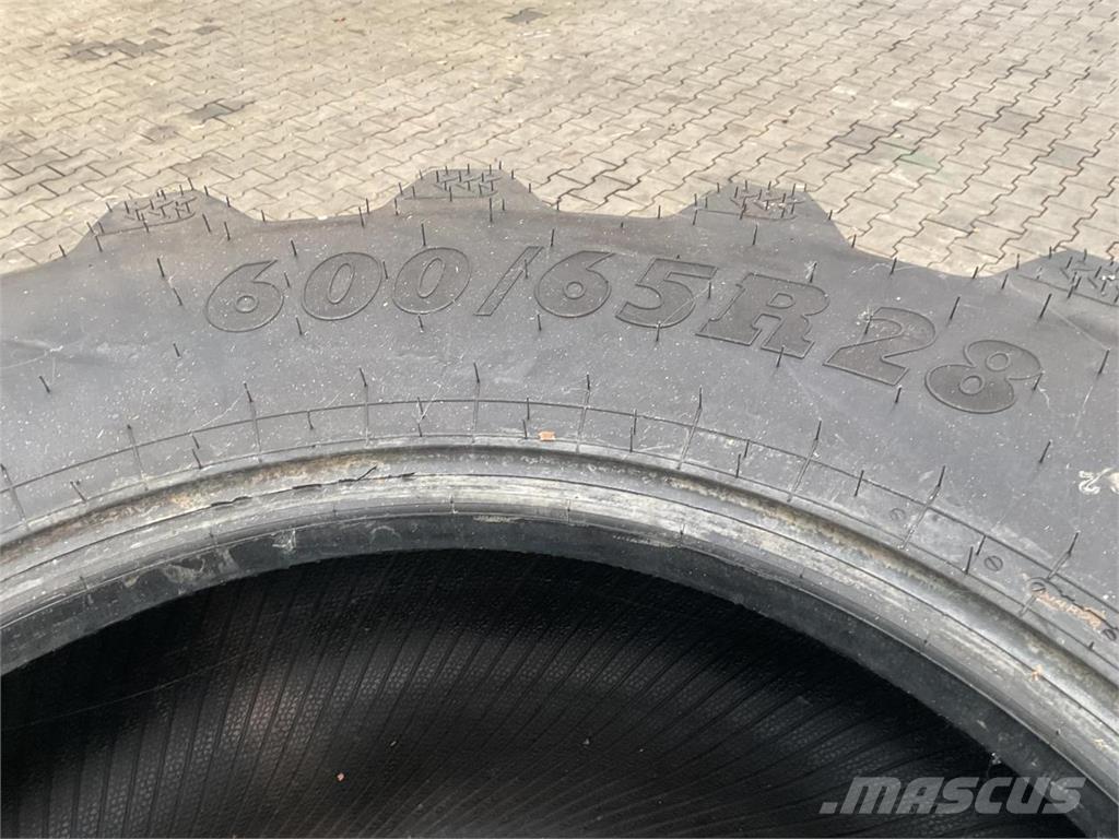 BKT 600/65R28 Gumiabroncsok, kerekek és felnik