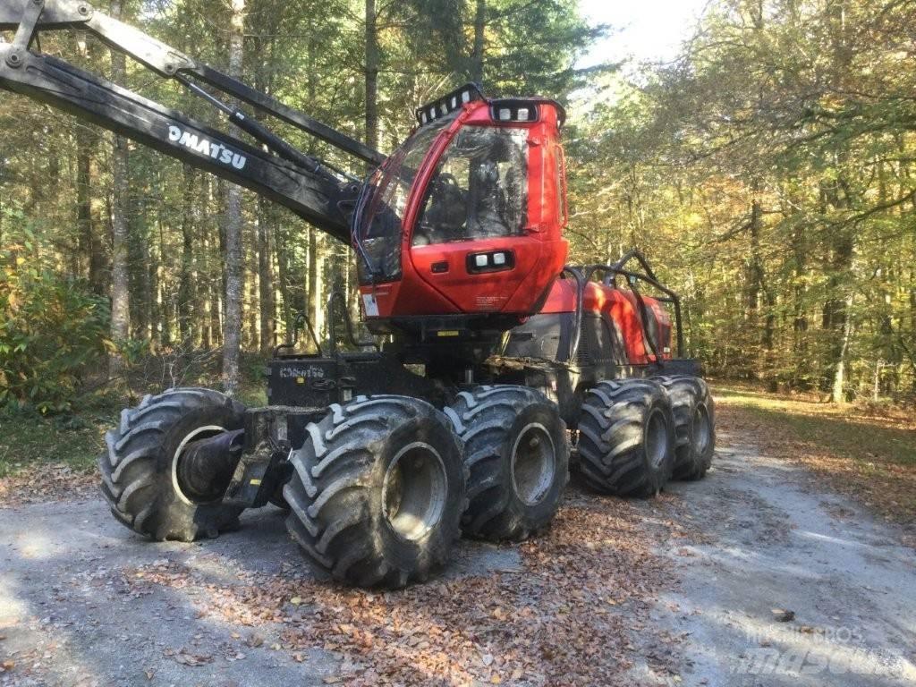 Komatsu 931 XC Betakarítók