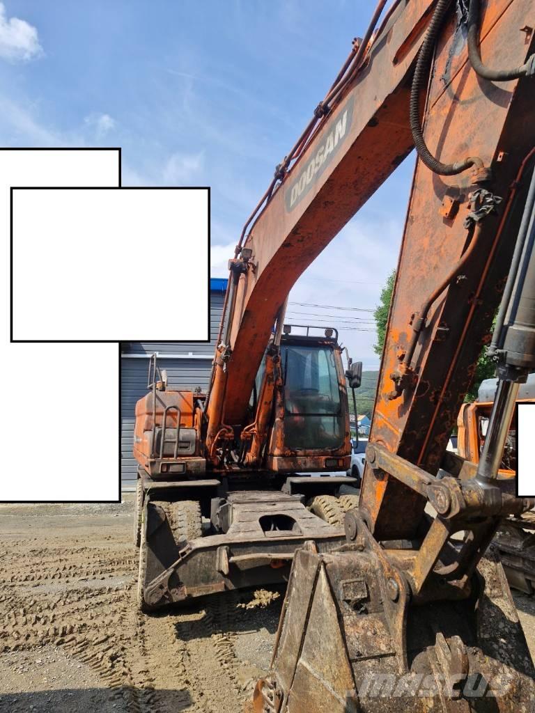 Doosan DX 210 W Gumikerekes kotrók