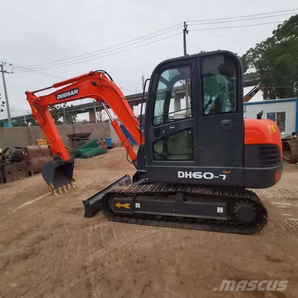 Doosan DH60-7 Mini kotrók < 7t