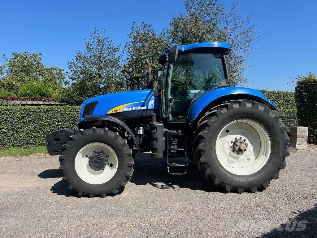 New Holland T 7040 Traktorok