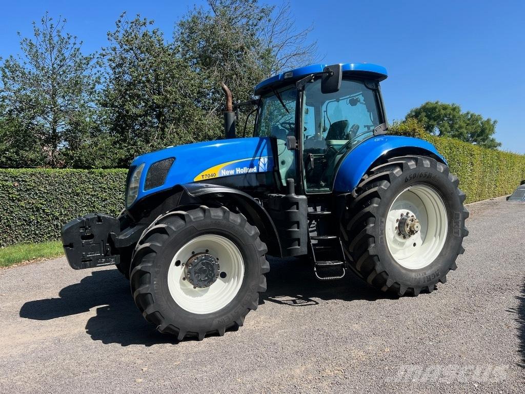 New Holland T 7040 Traktorok