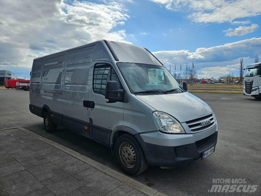 Iveco Daily 35S18 Transporterek