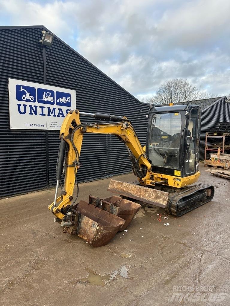 CAT 302.7DCR Mini kotrók < 7t
