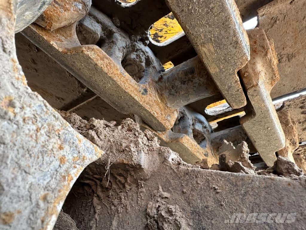 JCB JS 200 LC Lánctalpas kotrók