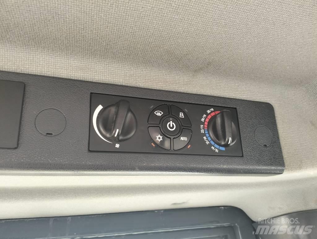 Hyundai HL955XT Gumikerekes homlokrakodók