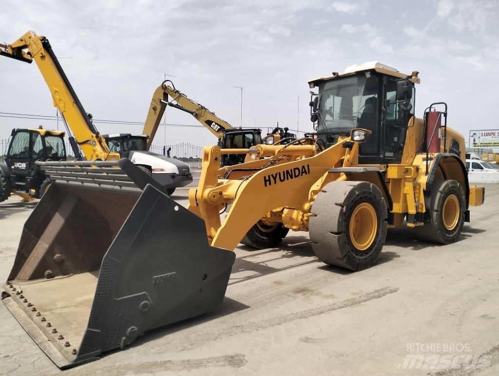 Hyundai HL955XT Gumikerekes homlokrakodók