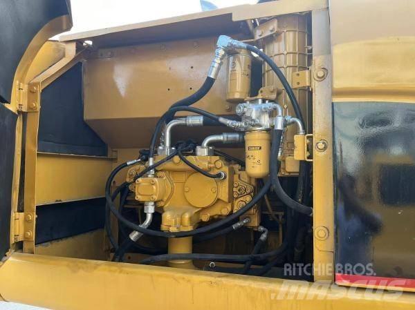 CAT 320 C L Lánctalpas kotrók
