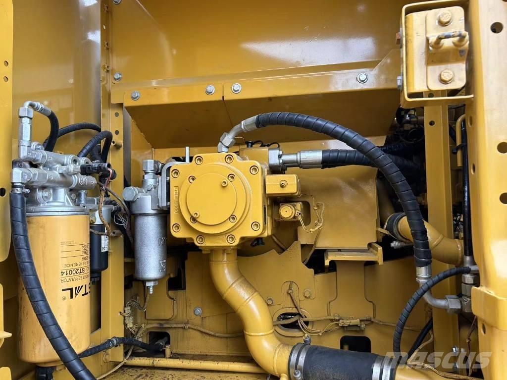 CAT 320 Lánctalpas kotrók