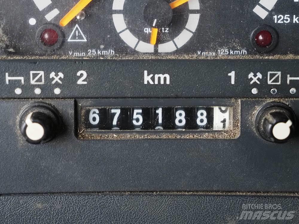 Scania 94 D 260 Dobozos teherautók