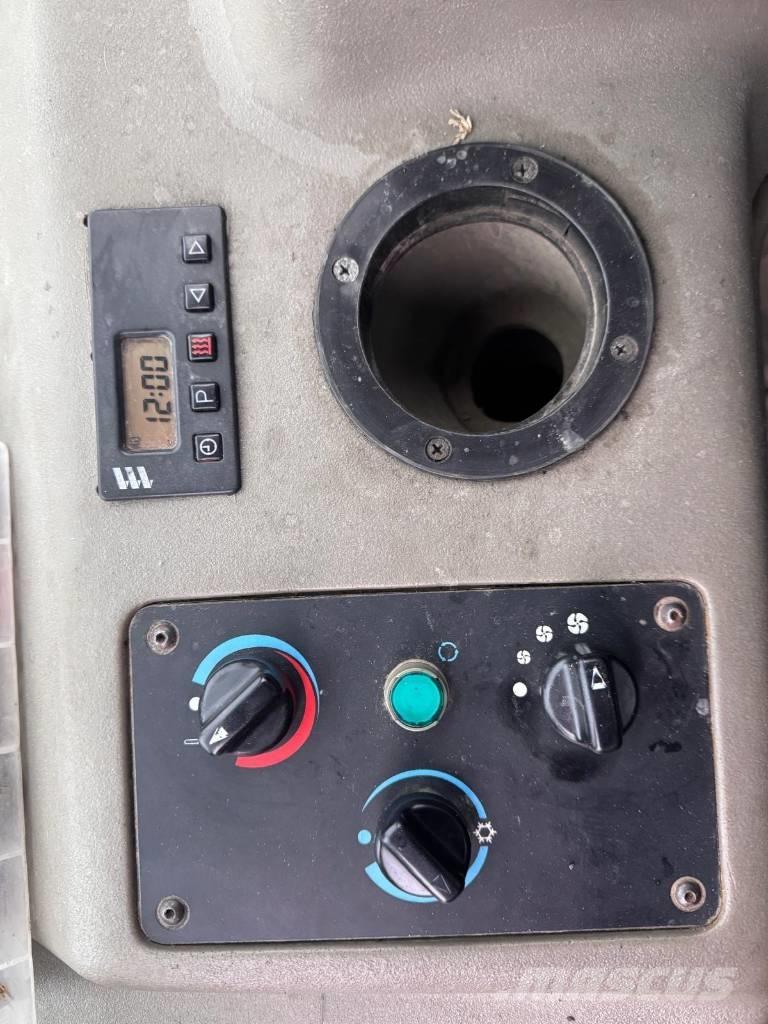 CASE 330 B Csuklósdömperek