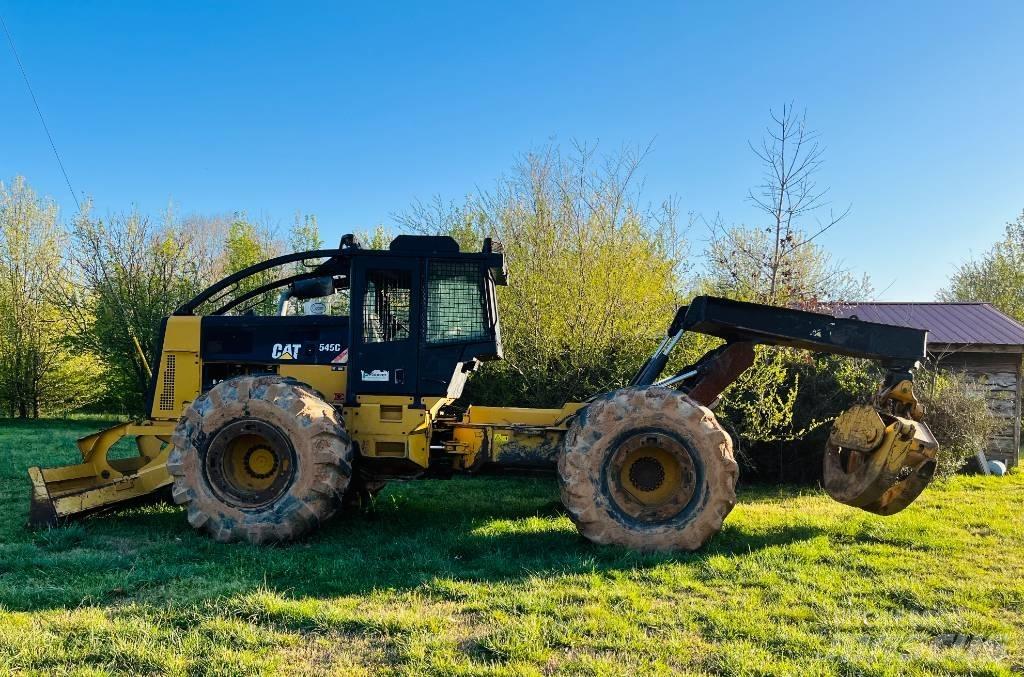CAT 545 C Vonszolók