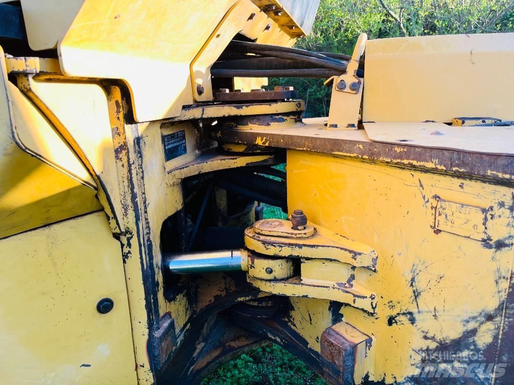 CAT 545 C Vonszolók
