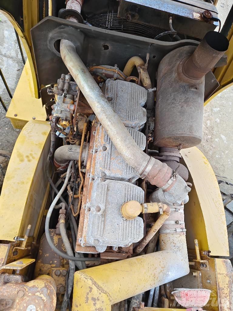 CAT 980 G Gumikerekes homlokrakodók