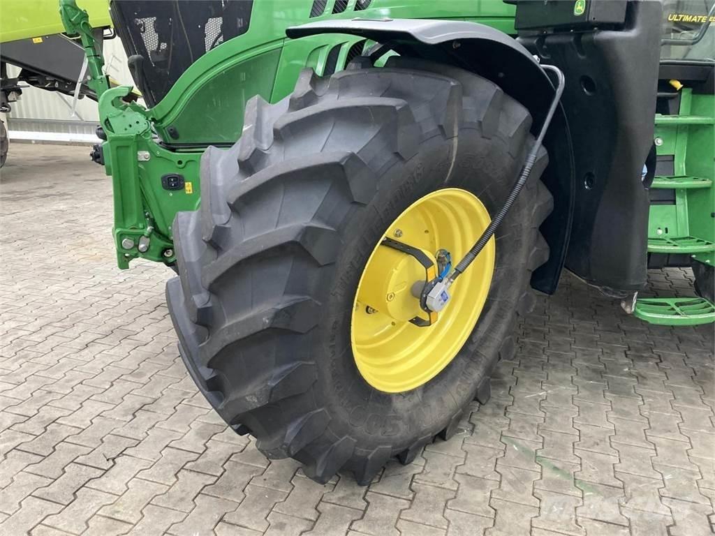 John Deere 6215R Traktorok