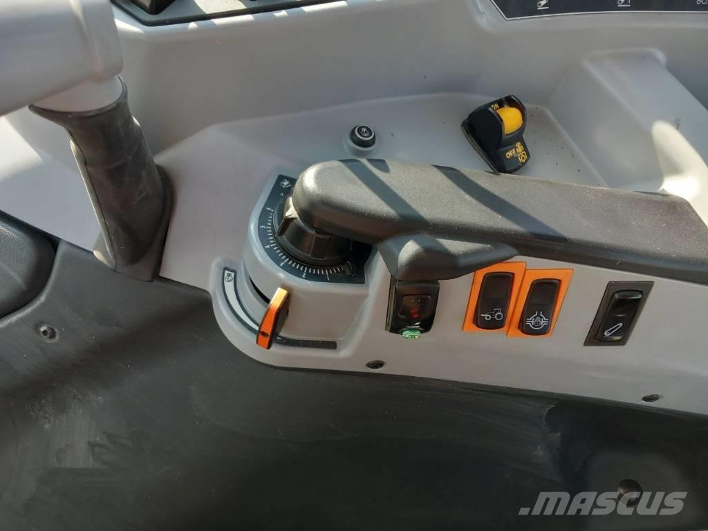 Valtra A 104 Traktorok