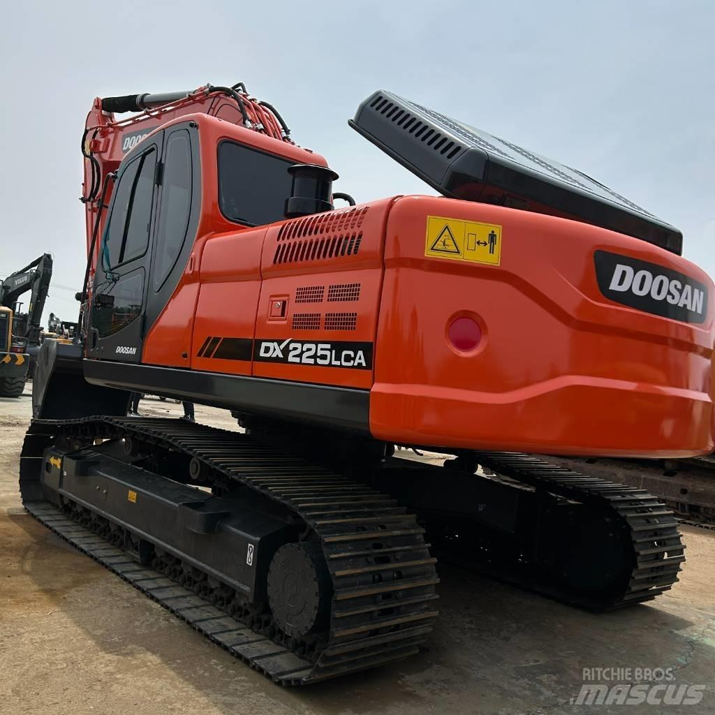 Doosan DX 225 LC Lánctalpas kotrók