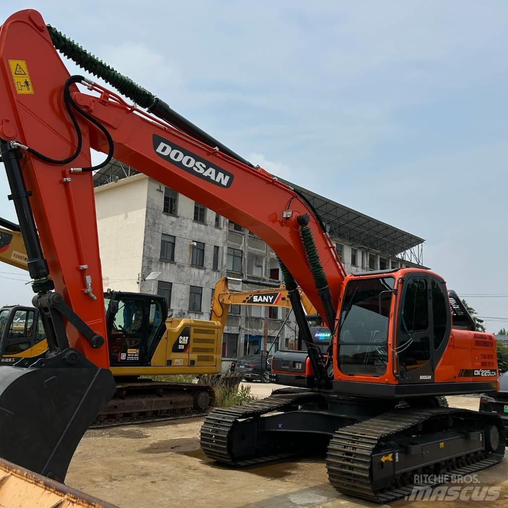 Doosan DX 225 LC Lánctalpas kotrók