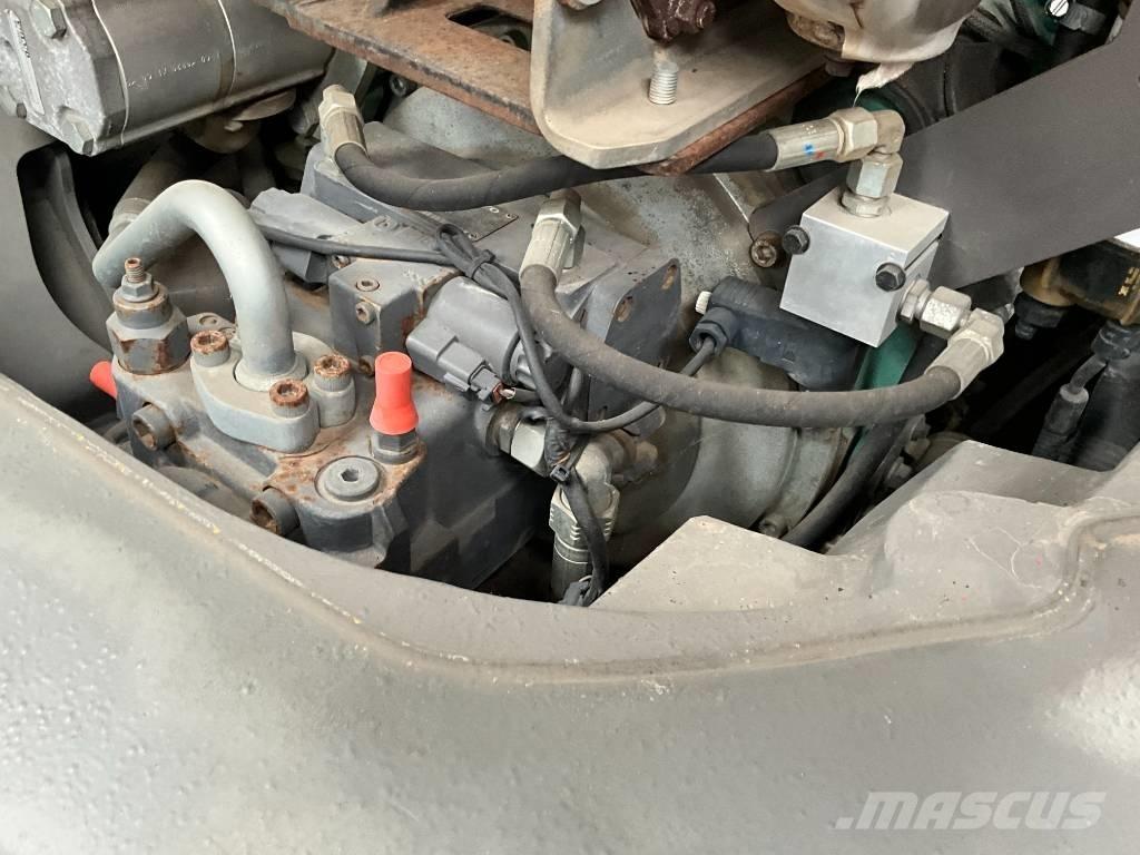 Volvo L 30 G Gumikerekes homlokrakodók