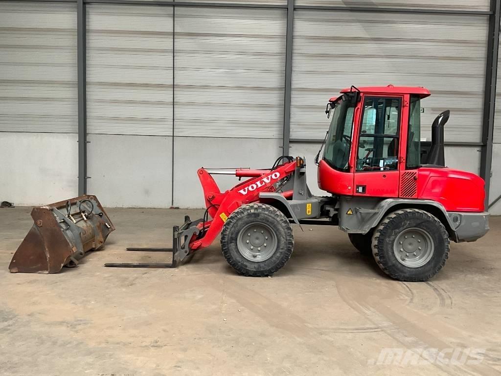 Volvo L 30 G Gumikerekes homlokrakodók