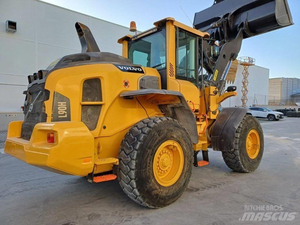Volvo L 90 H Gumikerekes homlokrakodók