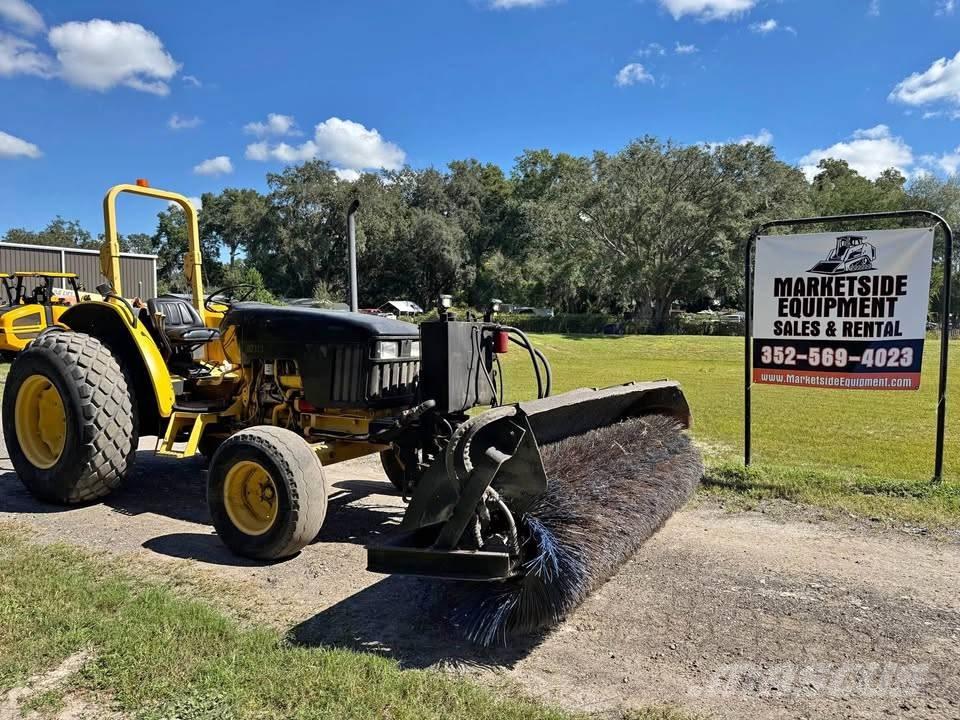 John Deere 5320 Traktorok