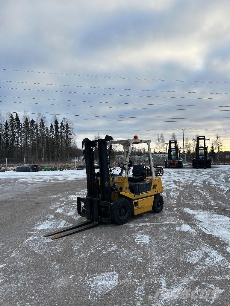 TCM FG 25 N2 Gázüzemű targoncák