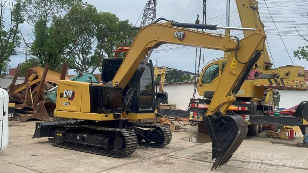 CAT 307 Mini kotrók < 7t