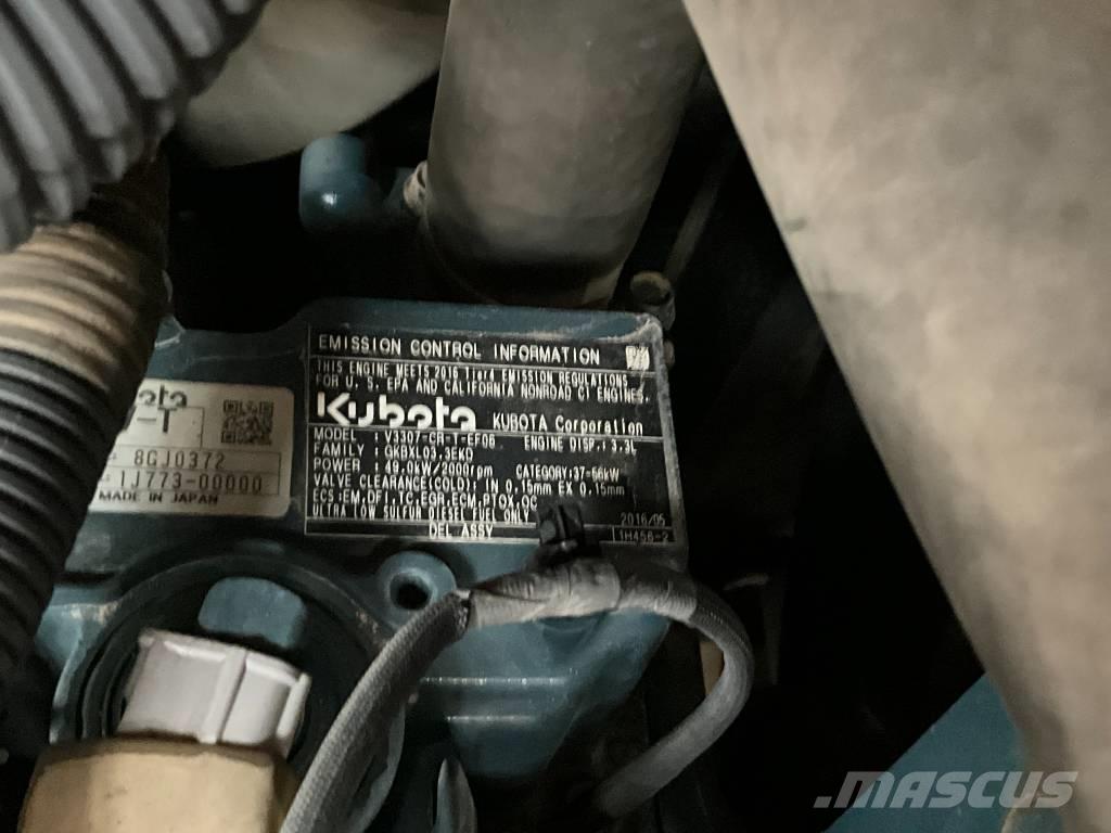 Kubota KX 080-4 Közepes (midi) kotrók 7 t - 12 t