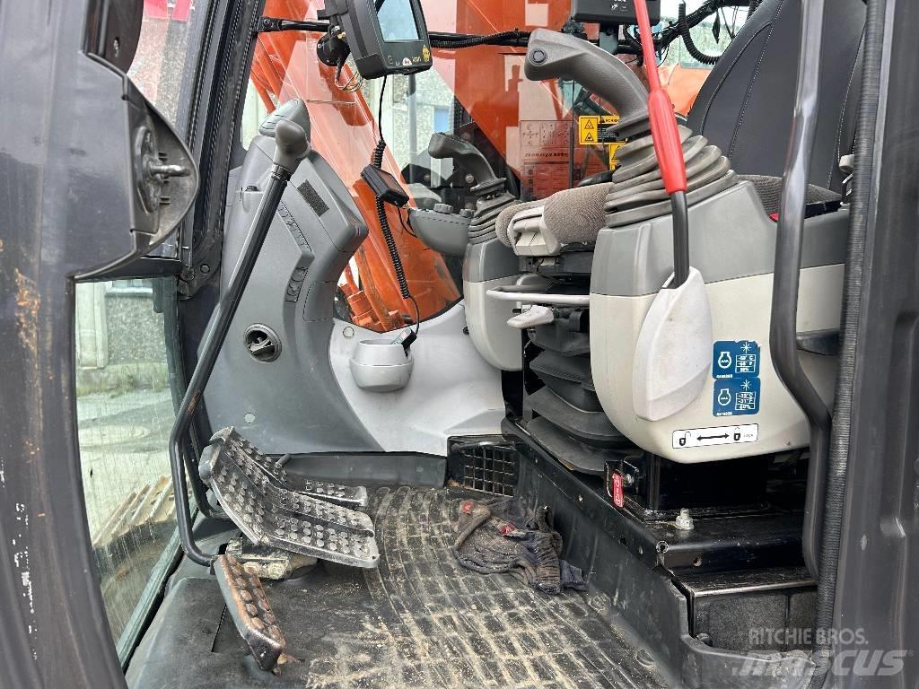 Hitachi ZX225USLC-5 Lánctalpas kotrók