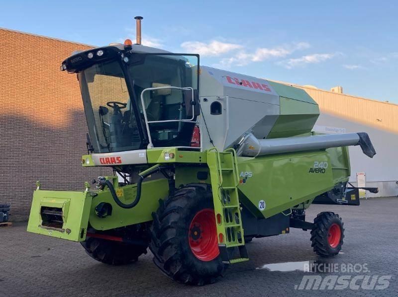 CLAAS AVERO 240 Kombájnok