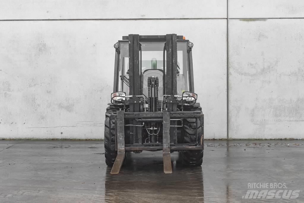Manitou MC 30-4 D Dízel targoncák
