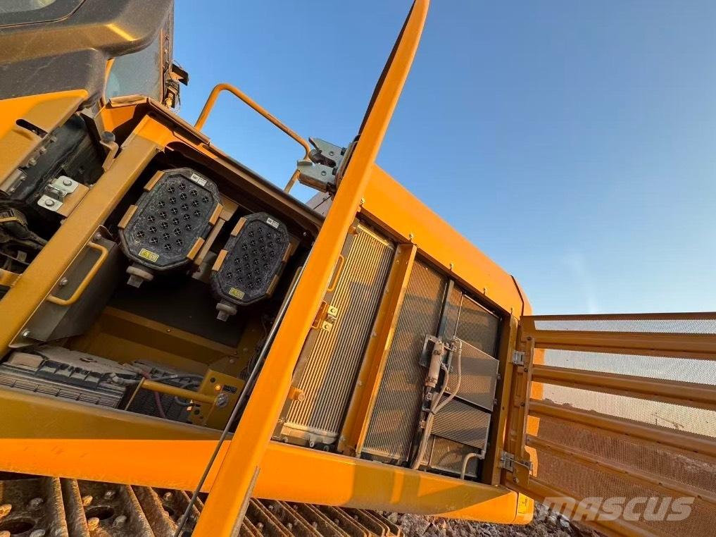 CAT 352 Lánctalpas kotrók