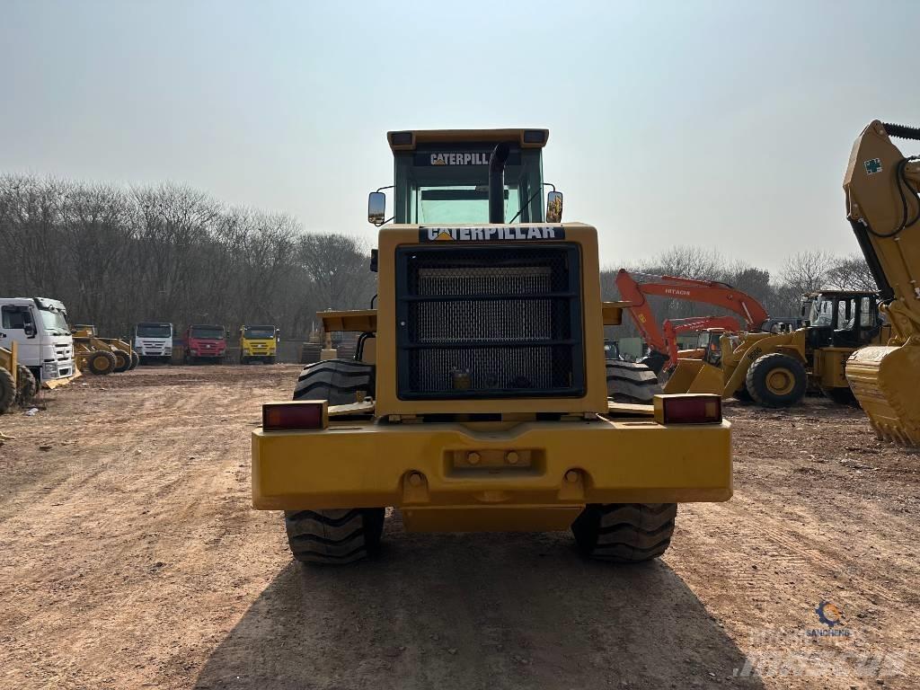 CAT 950G Gumikerekes homlokrakodók