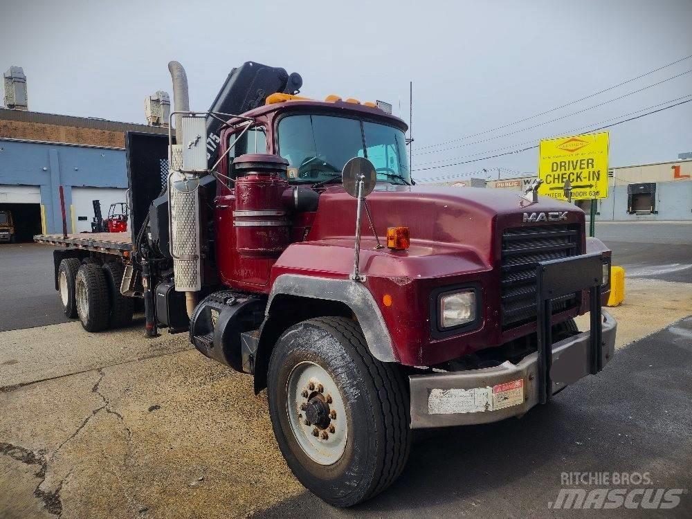Mack RD 690 S Darus teherautók