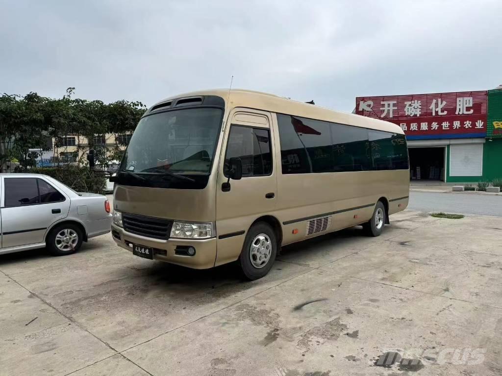 Toyota Coaster Bus Mini buszok