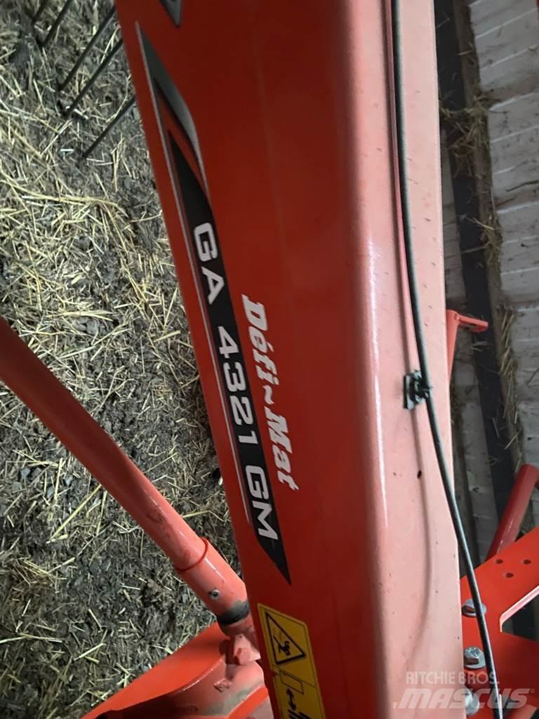 Kuhn GA4321 Rendforgatók