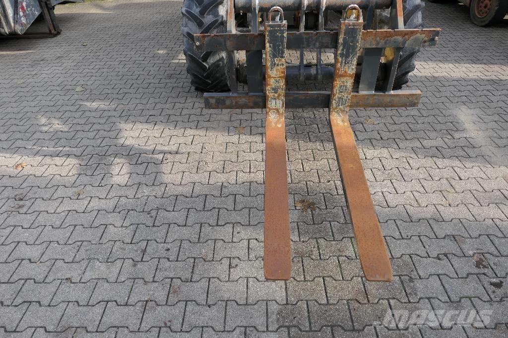 Komatsu WA 100 M-5 Gumikerekes homlokrakodók