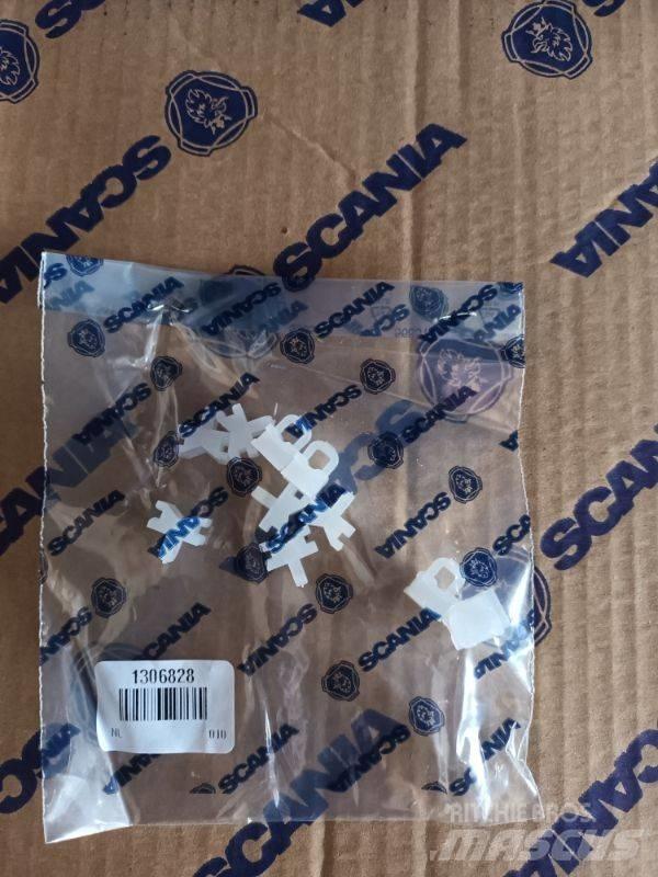 Scania RING 1306828 Vezetőfülke és belső tartozékok