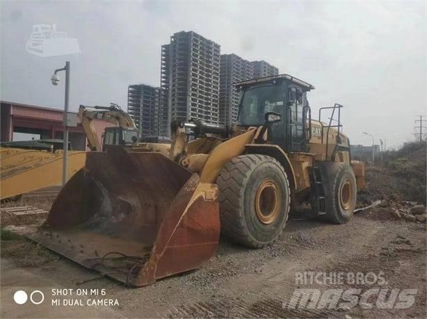CAT 966L Gumikerekes homlokrakodók